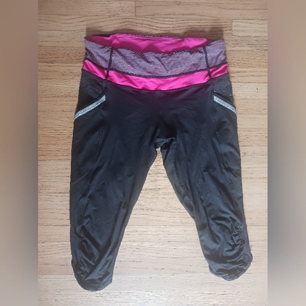 Lululemon pink and black jogging capris